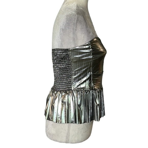 NWT Sincerely Jules Metallic Silver Strapless Halter Pleated Peplum Crop Top - M - Picture 6 of 12
